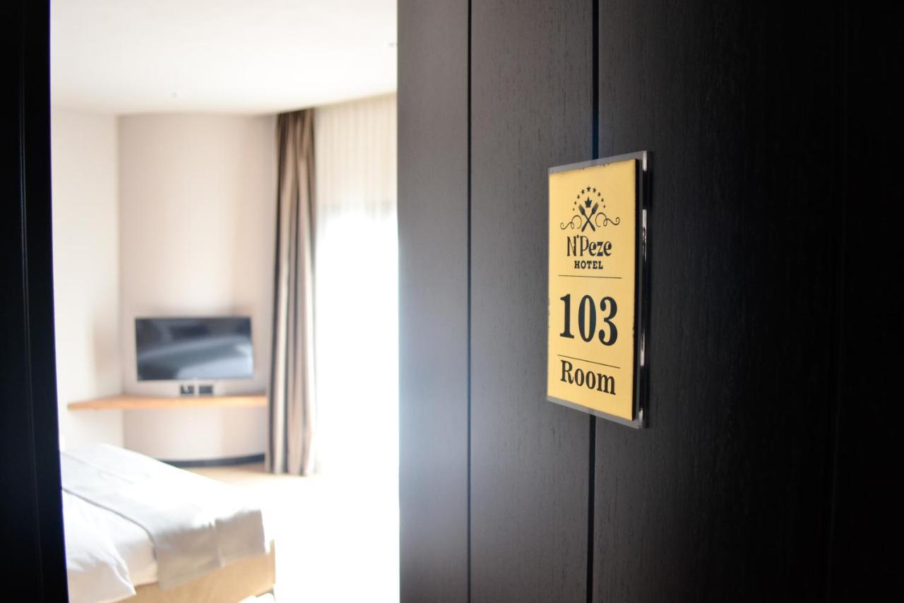 N'Peze Hotel Ljaknasi Eksteriør bilde